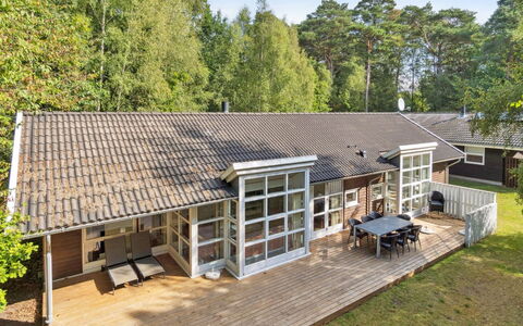 Dorit - 600M from the Sea: Holz, Haus, Hütte, Zuhause, Dach, Ländliches Gebiet, Abstellgleis, Blockhaus, Gartenbauten, Hartholz