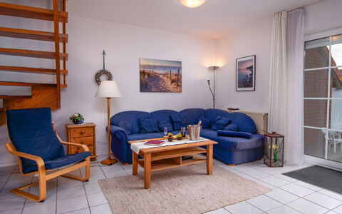 Siegerland: Möbel, Tabelle, Bilderrahmen, Gebäude, Couch, Holz, Zimmerpflanze, Komfort, Interior Design, Haus
