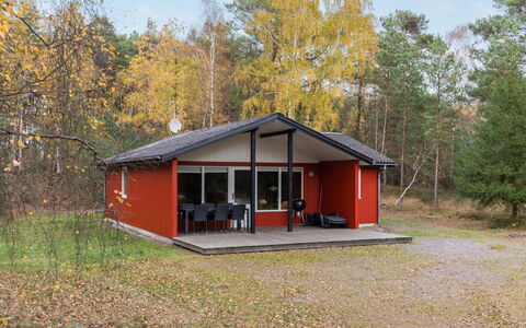 Gerty - 300M from the Sea: Dach, Haus, Zuhause, Hütte, Abstellgleis, Estate, Auffahrt, Gartenbauten, Garten, Schuppen