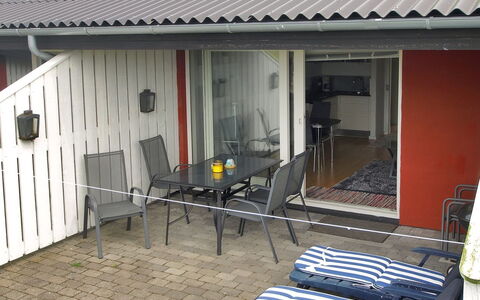 Magnus - 6Km from the Sea: Wohngebiet, Dach, Vorort, Auffahrt, Estate, Kamin