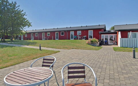 Magnus - 6Km from the Sea: Wohngebiet, Dach, Vorort, Auffahrt, Estate, Kamin