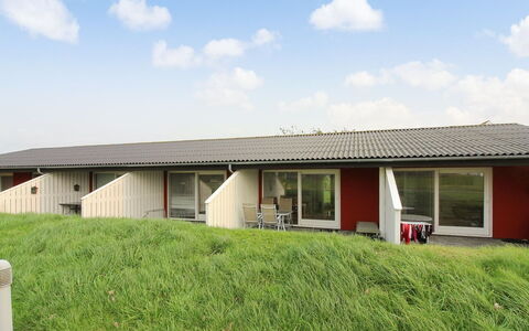 Esbern - 6Km from the Sea: Gras, Haus, Dach, Zuhause, Hütte, Strauch, Grundstueck, Ländliches Gebiet, Bauernhaus, Ground