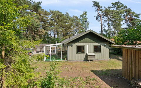 Ellinor - 300M from the Sea: Dachdecken, Hütte, Haus, Dach, Zuhause, Bauernhaus, Hütte, Estate, Dorf