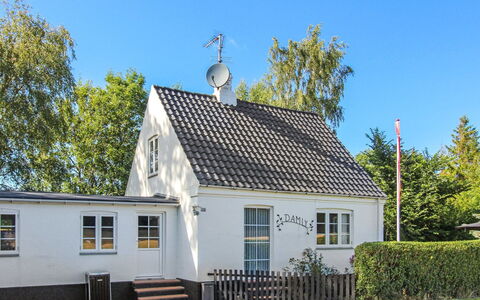 Rask - 3Km from the Sea: Holz, Haus, Hütte, Zuhause, Dach, Ländliches Gebiet, Abstellgleis, Blockhaus, Gartenbauten, Hartholz