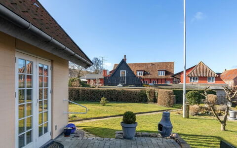 Jolin - 200M from the Sea: Holz, Haus, Hütte, Zuhause, Dach, Ländliches Gebiet, Abstellgleis, Blockhaus, Gartenbauten, Hartholz