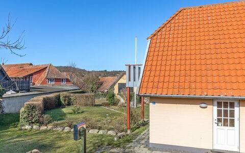 Jolin - 200M from the Sea: Holz, Haus, Hütte, Zuhause, Dach, Ländliches Gebiet, Abstellgleis, Blockhaus, Gartenbauten, Hartholz