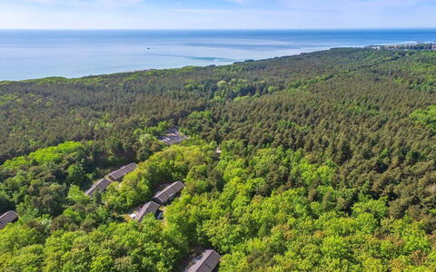 Verner - 500M from the Sea: Zuhause, Wohngebiet, Haus, Hütte, Dach, Grundstueck, Abstellgleis, Garten, Estate, Rasen