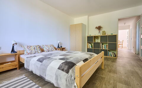 Harrachov 582: Möbel, Eigentum, Komfort, Gebäude, Holz, Beleuchtung, Bettrahmen, Tabelle, Interior Design, Kissen