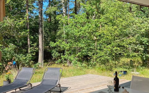 Meret - 800M from the Sea: Möbel, Holz, Gartenmöbel, Stuhl, Pflanzengemeinschaft, Schatten, Garten, Tisch Im Freien, Hinterhof, Hartholz