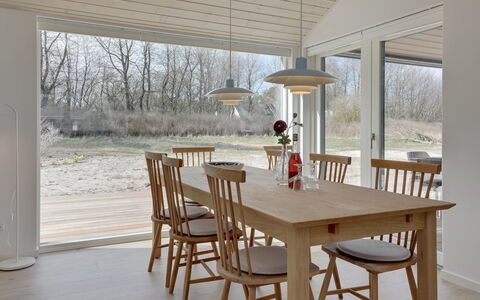 Oke - 350M from the Sea: Flooring, Holz, Möbel, Fussboden, Interior Design, Küche & Esszimmer Tisch, Esszimmer, Tabelle, Stuhl, Holzbeize
