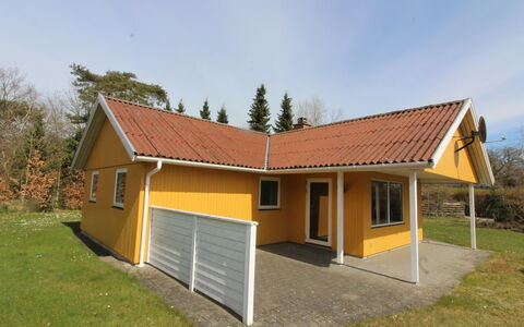 Berthilde - 400M from the Sea: Holz, Haus, Hütte, Zuhause, Dach, Ländliches Gebiet, Abstellgleis, Blockhaus, Gartenbauten, Hartholz