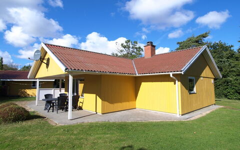 Berthilde - 400M from the Sea: Holz, Haus, Hütte, Zuhause, Dach, Ländliches Gebiet, Abstellgleis, Blockhaus, Gartenbauten, Hartholz
