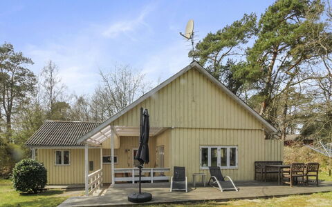 Christella - 200M from the Sea: Holz, Dach, Die Architektur, Zuhause, Haus, Hütte, Abstellgleis, Hartholz, Steigung, Estate