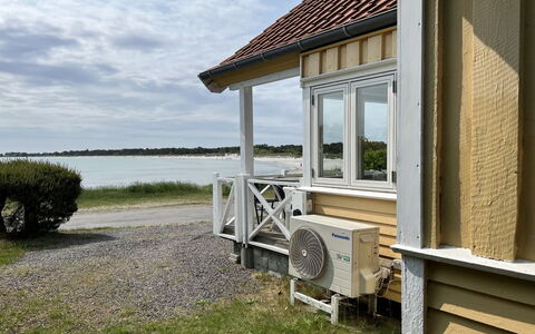 Bilal - 20M from the Sea: Dach, Haus, Wohngebiet, Zuhause, Estate, Hütte, Design