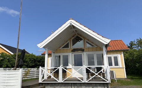 Bilal - 20M from the Sea: Dach, Haus, Wohngebiet, Zuhause, Estate, Hütte, Design
