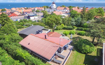 Jolanda - 800M from the Sea