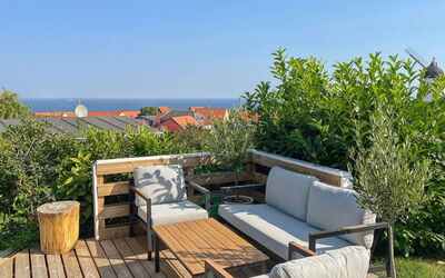 Jolanda - 800M from the Sea
