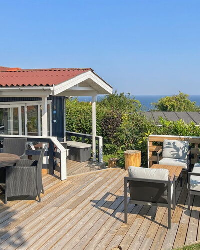 Jolanda - 800M from the Sea