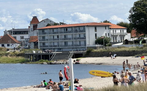 Ramona - 10M from the Sea: Holz, Haus, Hütte, Zuhause, Dach, Ländliches Gebiet, Abstellgleis, Blockhaus, Gartenbauten, Hartholz