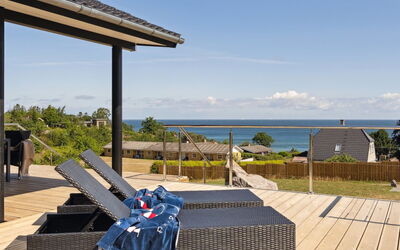 Maike - 200M from the Sea