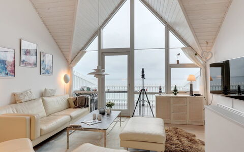 Armela - 10M from the Sea: Interior Design, Möbel, Decke, Zuhause, Wohnzimmer, Couch, Stuhl, Wohnung, Holzboden