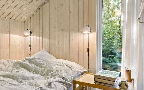 Iskra - 900M from the Sea: Interior Design, Wand, Schlafzimmer, Holz, Möbel, Flooring, Decke, Fussboden, Light Fixture, Bett