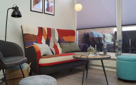 Seppe - 500M from the Sea: Möbel, Interior Design, Flooring, Zuhause, Wohnzimmer, Zimmer, Fussboden, Kissen, Wohnung, Stuhl