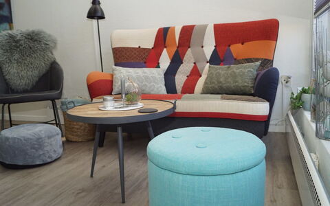Seppe - 500M from the Sea: Möbel, Interior Design, Zuhause, Wohnzimmer, Zimmer, Kissen, Couch, Komfort, Dekokissen, Kissen
