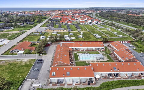 Seppe - 500M from the Sea: Wohngebiet, Estate, Resort, Hotel, Schwimmbad, Ferienort