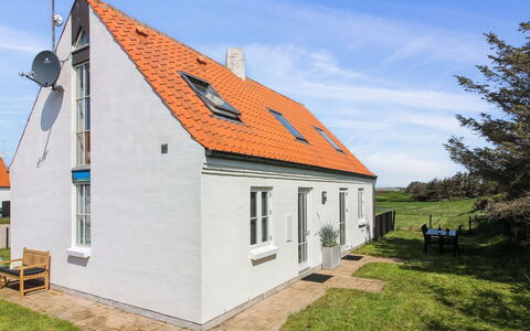 Sira - 250M from the Sea: Dach, Hütte, Zuhause, Schatten, Abstellgleis, Bauernhaus, Veranda, Outdoor Struktur, Gartenbauten