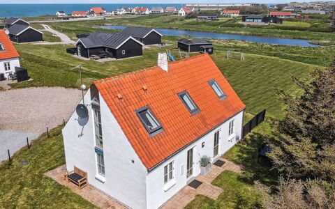 Sira - 250M from the Sea: Dach, Hütte, Zuhause, Schatten, Abstellgleis, Bauernhaus, Veranda, Outdoor Struktur, Gartenbauten