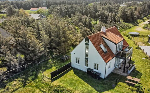 Sira - 250M from the Sea: Dach, Hütte, Zuhause, Schatten, Abstellgleis, Bauernhaus, Veranda, Outdoor Struktur, Gartenbauten