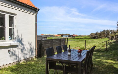 Sira - 250M from the Sea: Himmel, Grundstueck, Zuhause, Wolke, Tür, Hütte, Rasen, Garten, Hartholz, Schatten