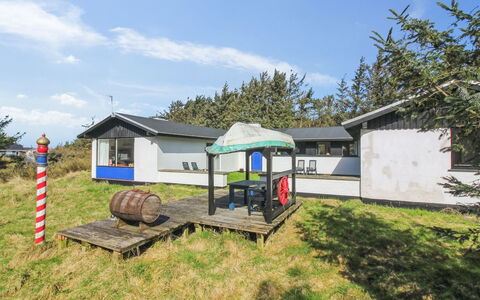 Matilda - 375M from the Sea: Haus, Zuhause, Dach, Hütte, Strauch, Abstellgleis, Tür, Garten, Bauernhaus