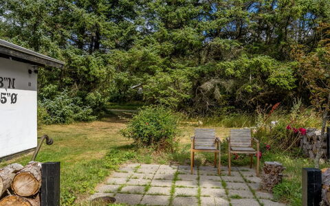 Matilda - 375M from the Sea: Strauch, Grundstueck, Ländliches Gebiet, Garten, Hütte, Hinterhof, Landscaping, Garten, Gartenbauten, Bauernhaus