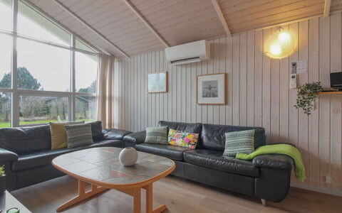 Panu - 600M from the Sea: Interior Design, Flooring, Couch, Decke, Möbel, Holz, Fussboden, Wohnzimmer, Zimmer