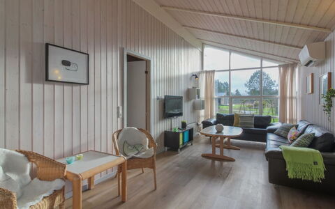 Panu - 600M from the Sea: Interior Design, Möbel, Holz, Flooring, Decke, Fussboden, Couch, Wohnzimmer, Zimmer, Holzboden