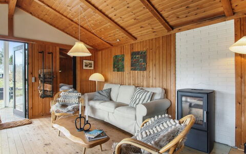 Nestori - 950M from the Sea: Möbel, Interior Design, Stuhl, Flooring, Tabelle, Resort, Fussboden, Decke, Zimmer, Eco Hotel