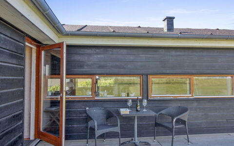 Tetta - 800M from the Sea: Möbel, Interior Design, Stuhl, Flooring, Tabelle, Resort, Fussboden, Decke, Zimmer, Eco Hotel