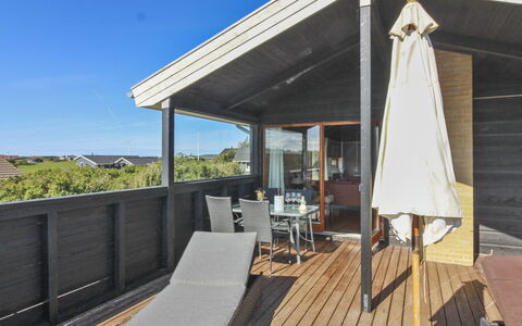 Tetta - 800M from the Sea: Möbel, Interior Design, Stuhl, Flooring, Tabelle, Resort, Fussboden, Decke, Zimmer, Eco Hotel