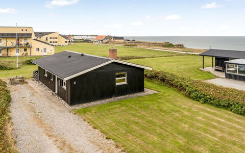 Fabiola - 200M from the Sea: Hütte, Hinterhof, Garten, Gartenbauten, Schuppen, Abstellgleis, Gartenmöbel, Blockhaus, Outdoor Struktur, Hütte