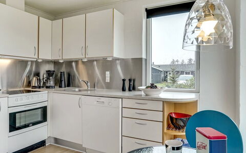 Dome - 750M from the Sea: Küche, Interior Design, Countertop, Möbel, Flooring, Light Fixture, Küchengerät, Decke, Beleuchtung, Fussboden