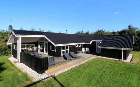 Annalisa - 1.2Km from the Sea: Estate, Schatten, Veranda, Outdoor Struktur