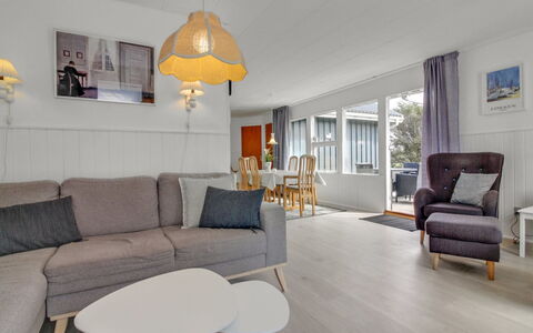 Hellin - 300M from the Sea: Möbel, Interior Design, Flooring, Fussboden, Holz, Decke, Couch, Zimmer, Holzboden, Wohnzimmer