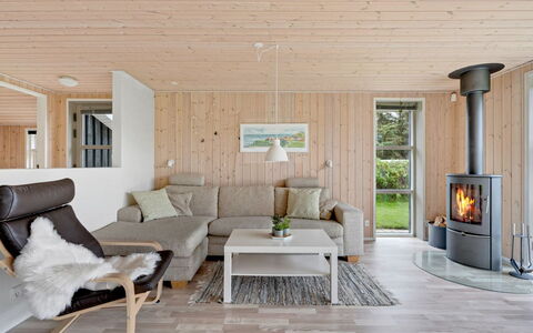 Into - 400M from the Sea: Möbel, Flooring, Interior Design, Fussboden, Holzboden, Holz, Wohnzimmer, Couch, Decke, Zimmer