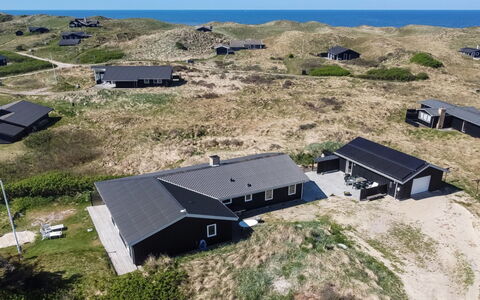 Mano - 200M from the Sea: Blau, Hütte, Haus, Zuhause, Bauernhaus, Estate, Abstellgleis