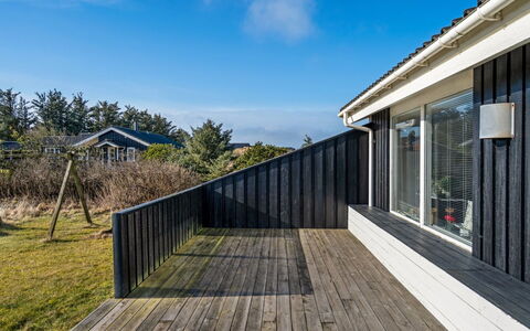 Ofrath - 350M from the Sea: Holz, Dach, Die Architektur, Zuhause, Haus, Hütte, Abstellgleis, Hartholz, Steigung, Estate