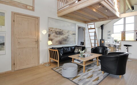 Lothen - 500M from the Sea: Möbel, Interior Design, Flooring, Holz, Fussboden, Holzboden, Decke, Wohnung, Zimmer, Wohnzimmer
