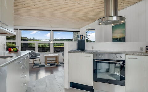Bengta - 200M from the Sea: Küche, Flooring, Holz, Countertop, Interior Design, Decke, Küchengerät, Fussboden, Möbel, Cabinetry