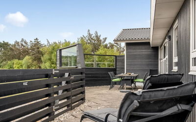 Bengta - 200M from the Sea